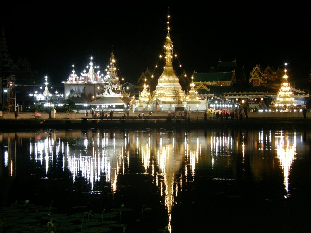 2010/2011 - A véo couché du Myanmar à la Russie et retour. Thaïlande
